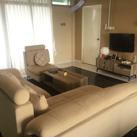 Lägenhet på 77 m² i Kianggeh, med 3 sovrum och 2 badrum  Bandar Seri Begawan Exteriör bild
